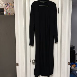 Black Medium Express Duster with side slits and belt